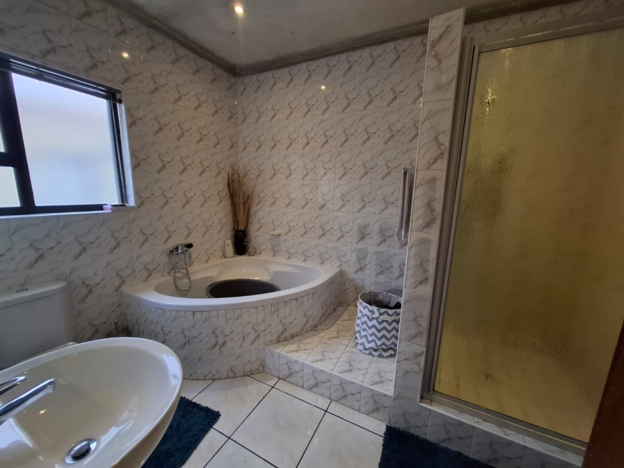 3 Bedroom Property for Sale in Mandela View Free State
